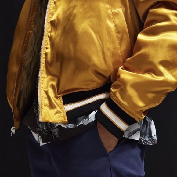 URBAN OUTFITTERS Men’s Fur Lined Bomber Jacket - Picture 4 of 8